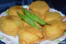 Batata vada is a popular vegetarian snack in the state of maharashtra in india.one of the things that make batata vada truly amazing is that it can be prepared by to get the best batch of batata vadas, use coarsely mashed potatoes. Batata Vada Recipe In Hindi à¤¬à¤ à¤ à¤µà¤¡ à¤° à¤¸ à¤ª Indian Recipes In Hindi