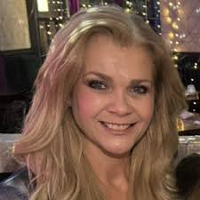 Thanks for the addition to the group. I was Lisa Soulsby at Pensurst School  from 1972 and then left Hessle High School in 1985 after 'O' levels. We had  the Newsagents in