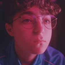 MUST-HEAR NEW MUSIC: Claud, David Munster & more — BOPS & FLOPS