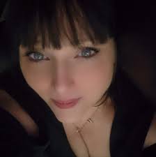 Kim Robitaille updated her profile picture.