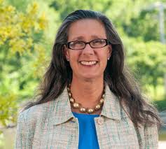 Longtime Riverside clerk retires, moving out of state