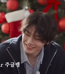 剛在YouTube又在看孩子們的Holiday House, 看到這段，突然想到可以當梗圖（動態影片）😂😂