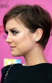 Stylist robert ramos created a middle part, applied oil, and blowdried hair straight down, then tucked hair behind the ears. 23 Bob Hairstyle Tucked Behind Ears New Style