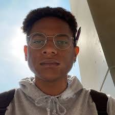 Ali Oliver's Instagram, Twitter & Facebook