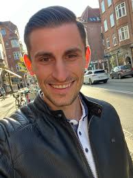 Hello, everyone! **👋 My name's Vasil, and I'm new to Denmark (7 months  old), recently settling in Aalborg. I'm originally from Bulgaria 🇧🇬 and  am excited to get to know even more