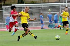 Klicke auf die adresse oder den namen des geschäftes, um zu den details des. Bvb A Junioren Feiern Einen Versohnlichen Abschluss Beim Emka Ruhr Cup