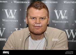 Signing liverpool hi-res stock photography and images