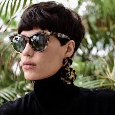 Hair stylists do a great job towards present clean towards a woman with a superbly hair structure. 18 Best Mushroom And Bowl Cut Hairstyles For Women In 2020