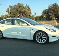 Now, thanks to some pictures published by a member of the tesla model 3 facebook group (via teslarati), we get to see the new electric sedan with the optional white interior. Tesla Owners Online On Twitter On Model 3 Is Kind Of A Grey Colour No Black In The White Seat Combo Like Model S Has