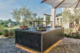 Die kosten für eine maßgeschneiderte outdoor küche sind vergleichbar mit der investition einer einbauküche für den innenraum. Outdoor Kuchen Trend Kochen Im Freien Streifzug Media