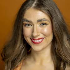 Sarah Spurling's Instagram, Twitter & Facebook