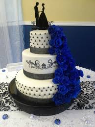 Black And Blue Wedding Cake Black And White Wedding Cake With Royal Blue Roses Black Wedding Decorations Blue Wedding Receptions Royal Blue Wedding Cakes