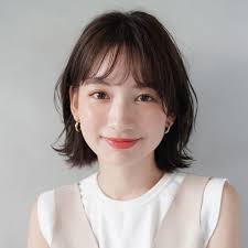 Dan salah satu yang selalu dijaga penampilannya oleh pria adalah model potongan rambutnya. 7 Model Rambut Pendek Layer Kekinian Untuk Wajah Oval Womantalk