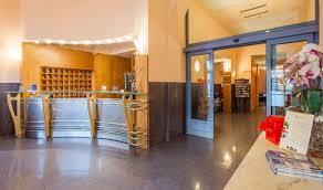 Our restaurant offers local cuisine and the meeting rooms accommodating up to 150 guests. Hotel In Neapel Bw Hotel Plaza Neapel