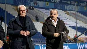 Böyle bir şey olursa oturur konuşuruz dedi şeklinde konuşarak fatih terim'in teklif hakkında kararını henüz vermediğini ifade etti. 22 Yil Sonraki Randevuyu Fatih Terim Kazandi