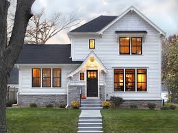 While the siding is a light, warm tan, the roof is a darker, cooler gray. 13 Impressive Combinations Of White House And Black Windows To Create A Contemporary Look Kellyhogan