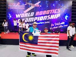 Pada video kali ini kita akan melihat cara mudah membuat pelancar rocket air. Dua Beranak Lakar Sejarah Pada Pertandingan Robotik Dunia