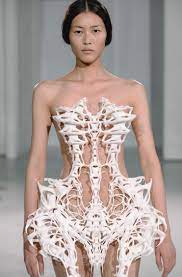 Iris Van Herpen S Astonishing Designs Don T Look Like Clothes They Look Like The Future 3d Printing Fashion 3d Printed Dress Fashion Design