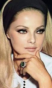 Sophia Loren , Yvonne De Carlo, Gina Lollobrigida al festival di Berlino  1954 .