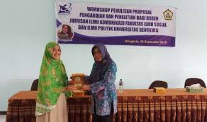 Proposal adalah suatu usulan atau rencana kerja yang disusun dalam bentuk yang terperinci dan sistematis untuk mendapatkan persetujuan atau dukungan dari pihak lain. Universitas Bengkulu Gelar Pelatihan Penulisan Proposal Ppm Republika Online