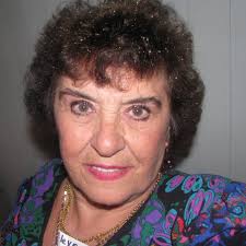 Does anyone remember the Chinese Restaurant at the bottom of Yorkshire St.  Called the New Moon or was it Blue Moon. 🤔