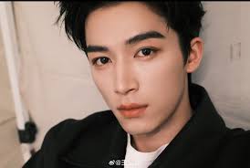 Wang Xingyue shares new snaps