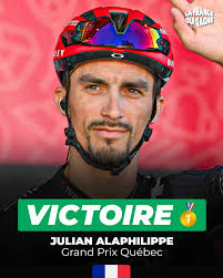 Andrew "AJ" August, le nouveau phénomène américain d'INEOS Grenadiers La  formation britannique vient d'annoncer sa première recrue lors de ce  mercato. L'Américain Andrew "AJ" August, 18 ans, est le champion des  États-Unis