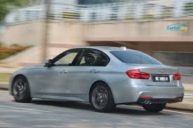 Softpedalling the thing will apparently reward drivers with fuel economy in excess of 30 mpg. Review Bmw 330i M Sport F30 The Best Raises Its Game Reviews Carlist My