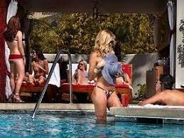 Moorea Beach Club A Fantastic Case Of Less Definitely Being More Http Bachelor10 Com Venue 92 Las Vegas Moorea Beach C Las Vegas Pool Beach Club Las Vegas