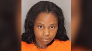 Ella Elmore's Instagram, Twitter & Facebook