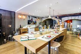 Il se place généralement dans la cuisine, en son centre ou contre un mur mais peut également être installé dans une salle à manger. Un Vent De Fraicheur Chez Bulles Cuisine Bulles Cuisines