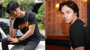 Jefri nichol is an actor, known for seperti hujan yang jatuh ke bumi (2020), sri asih (2021) and dreadout (2019). 7 Foto Farhan Rasyid Disebut Kembaran Jefri Nichol Kini Gantikan Stefan William Di Anak Band Sctv Tribun Sumsel