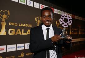Percy tau and his wife : Sa Star Percy Tau Obtains Bcom Degree