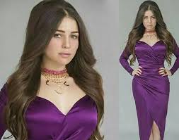 بالصور هل خضعت مي عز الدين لعملية تجميل أم فوتوشوب Halter Formal Dress Formal Dresses Fashion