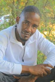 Welcome to #TheTuckshop with Dj Gouveia! Be sure to catch #LekgotlaLaSetso  at 1045hrs!🥳 Let's clock-in: Area and frequency!📌