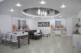 Faux Plafond Suspendu Ou Tendu 5 Avantages Et Inconvenients