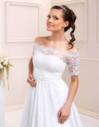 Dieser rat ist um so wichtiger um so wertvoller ihr brautkleid ist. Braut Bolero Aus Spitze Mit Carmen Ausschnitt Brautkontor