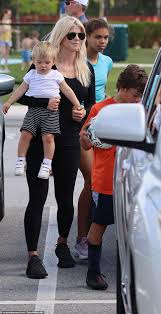 After numerous women came forth alleging they'd putted around with her husband after their 2004 wedding, nordegren walked away with a $100. Tiger Woods Ex Wife Elin Nordegren Is Seen For The First Time Since Golfer S Near Fatal Car Crash Readsector Female