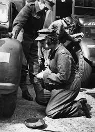 Elizabeth In The Army When The Queen Was A Truck Mechanic Queen Elizabeth Princess Elizabeth Elizabeth Ii