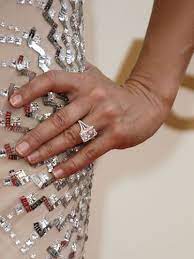 Elisabeth Moss Celebrity Wedding Rings Celebrity Engagement Rings Engagement Ring Pictures