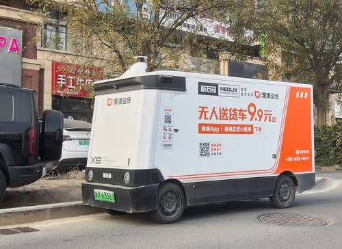 La Chine déploie plus de 10 000 véhicules de livraison autonomes à bas coût