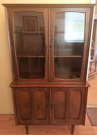Midcentury bassett dresser from the mayan collection for sale at 1stdibs. Mid Century Modern Compact China Cabinet By Bassett Furniture Epoch