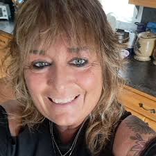 Are there any big gun shops within an hour of Stamford, New York?