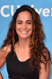 Her aunt, her mother's sister, is. Alice Braga Starportrat News Bilder Gala De