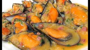 Te contamos los trucos para que triunfes en la cocina con marisco para chuparse los dedos. Mejillones A La Marinera Youtube