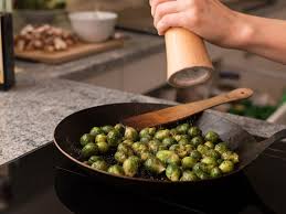 Channeling your inner professional chef is certainly a lot easier when you have the best cookware, especially when you choose a set that perfectly suits your cooking style and kitchen appliances. Scientific Answers To Kitchen Mysteries