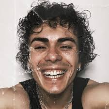 Just finished recording my everyday makeup routine <3