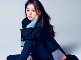 Bà mẹ một con xinh đẹp, năng động khi đứng cạnh bạn diễn nam trẻ tuổi điển trai ngời ngời. BÆ°á»›c Sang Tuá»•i 43 Lam Tam NhÆ° Váº«n Giá»¯ Dang Nuá»™t Na Nhá» Nhá»¯ng Bi Kip Nay