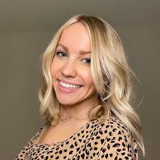 Sarah Wheatley's Instagram, Twitter & Facebook