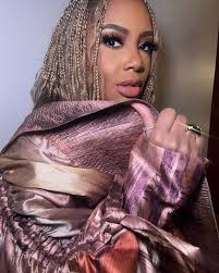 Truly- one of the greatest trips of my entire life. Thank you South  Africa!!!! I'll be back as soon and as often as i can! 🇿🇦 mua-  @beautybylondyn styling- @thobekambane jacket- @davidtlale #